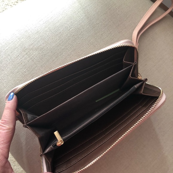 Handbag/Crossbody with Matching Wallet/Wristlet - Picture 4 of 8